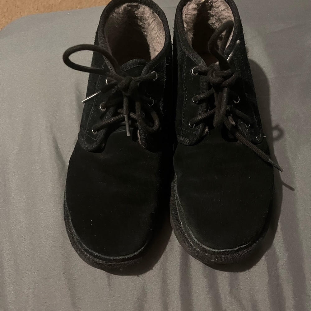 Black uggs - Picture 3 of 6